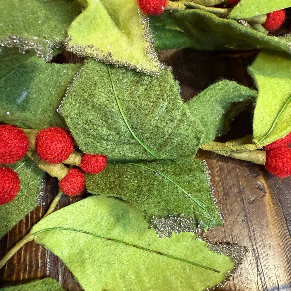 N/A decorative garland