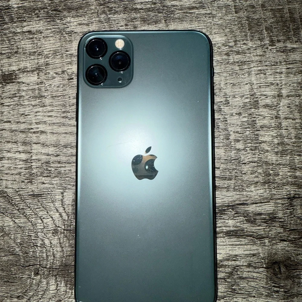 Apple iPhone 11 Pro Max 256gb with Accessories - midnight green