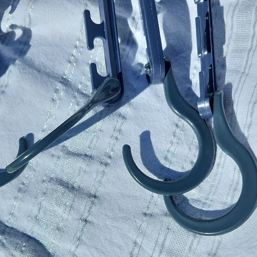 N/A versatile hanger