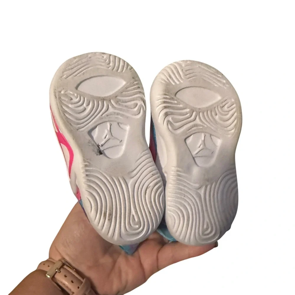 Jordan tiny feet