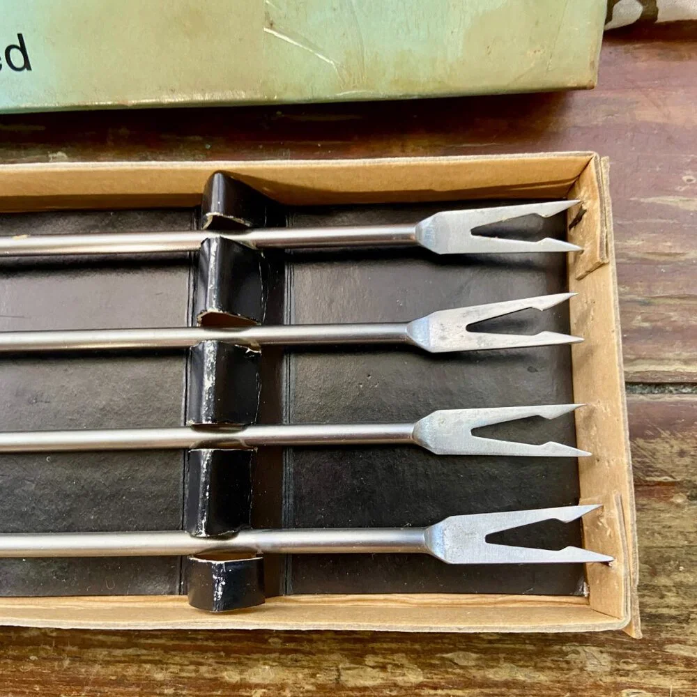 Vintage 60s 4 Northland ONEIDA Stainless Steel Hand Satin Finished Fondue Forks