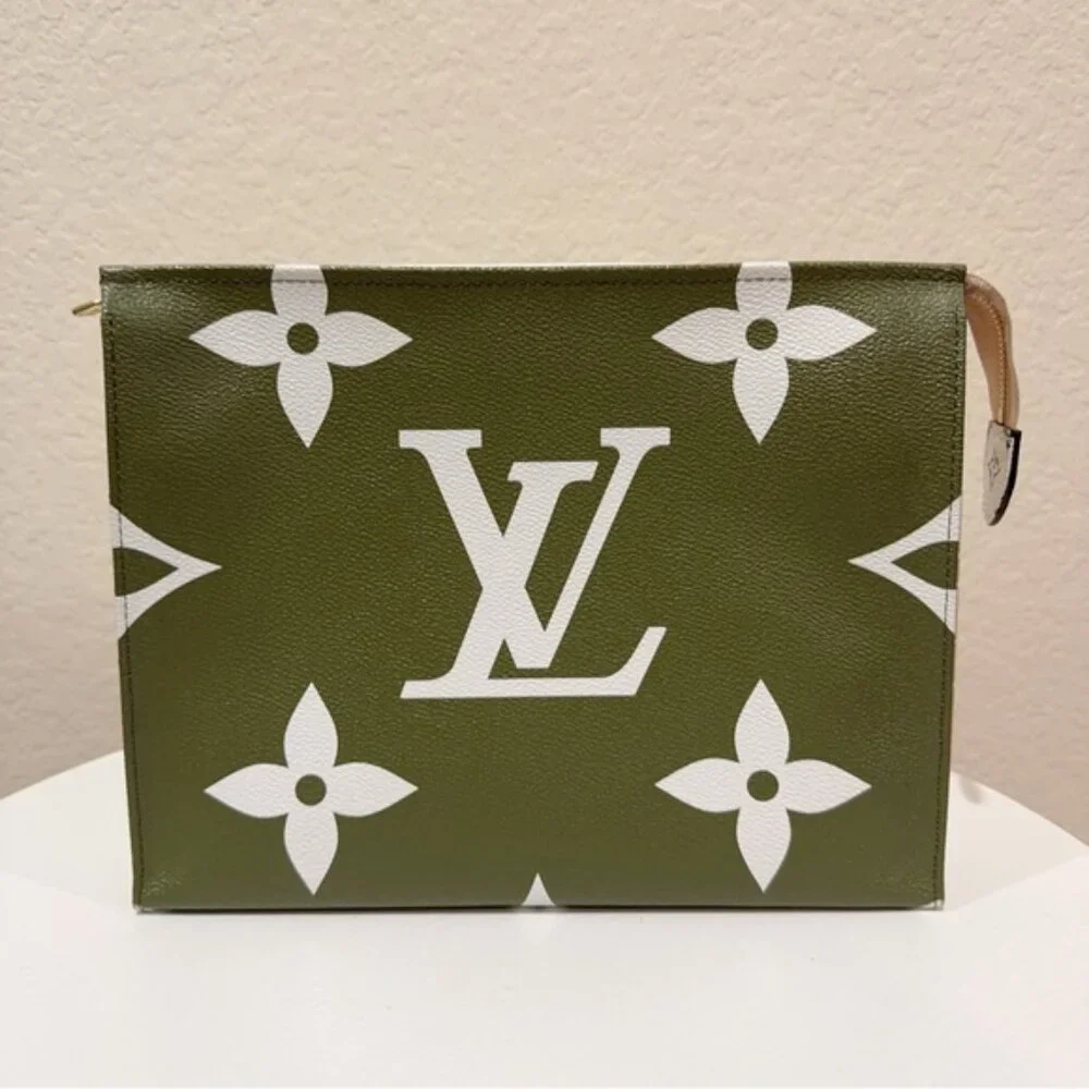Authentic Louis Vuitton Toiletry Pouch 26 Monogram Giant Khaki Green White