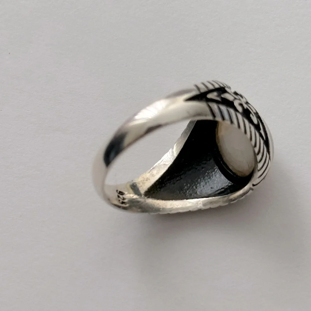 925 Silver fleur de lis green stone ring size 9.5