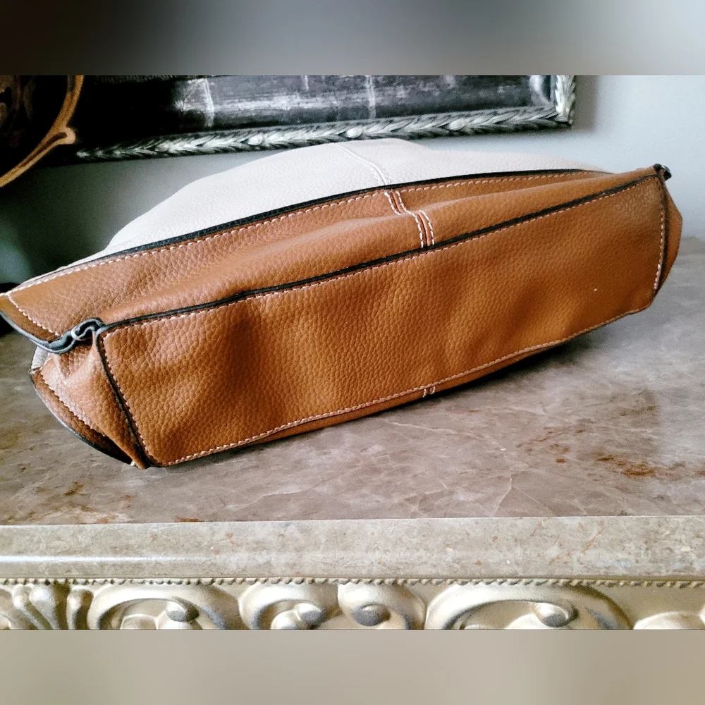 Tignanello Hobo 100% Genuine Leather Shoulder Bag Large Cream/Cognac 14