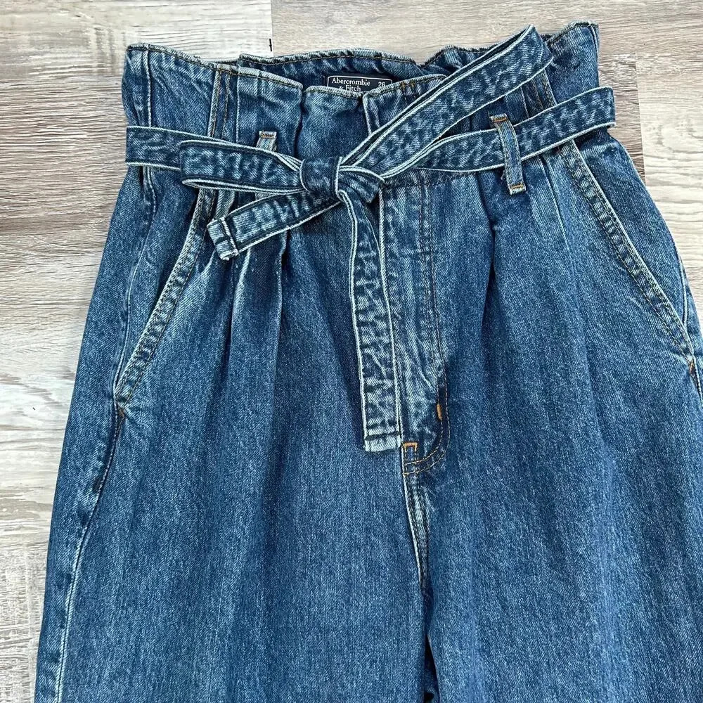 Abercrombie & Fitch structure luxury blue