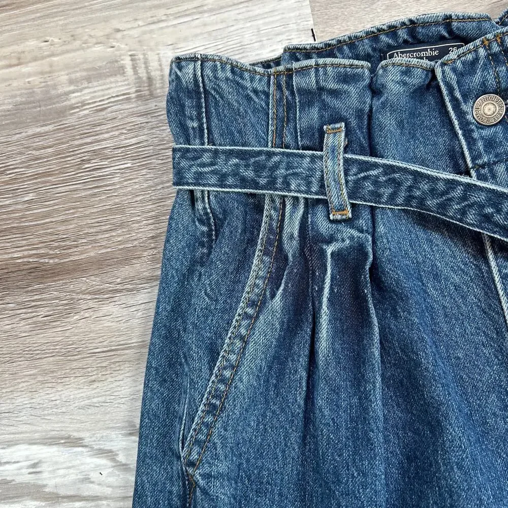 Abercrombie & Fitch items front removable