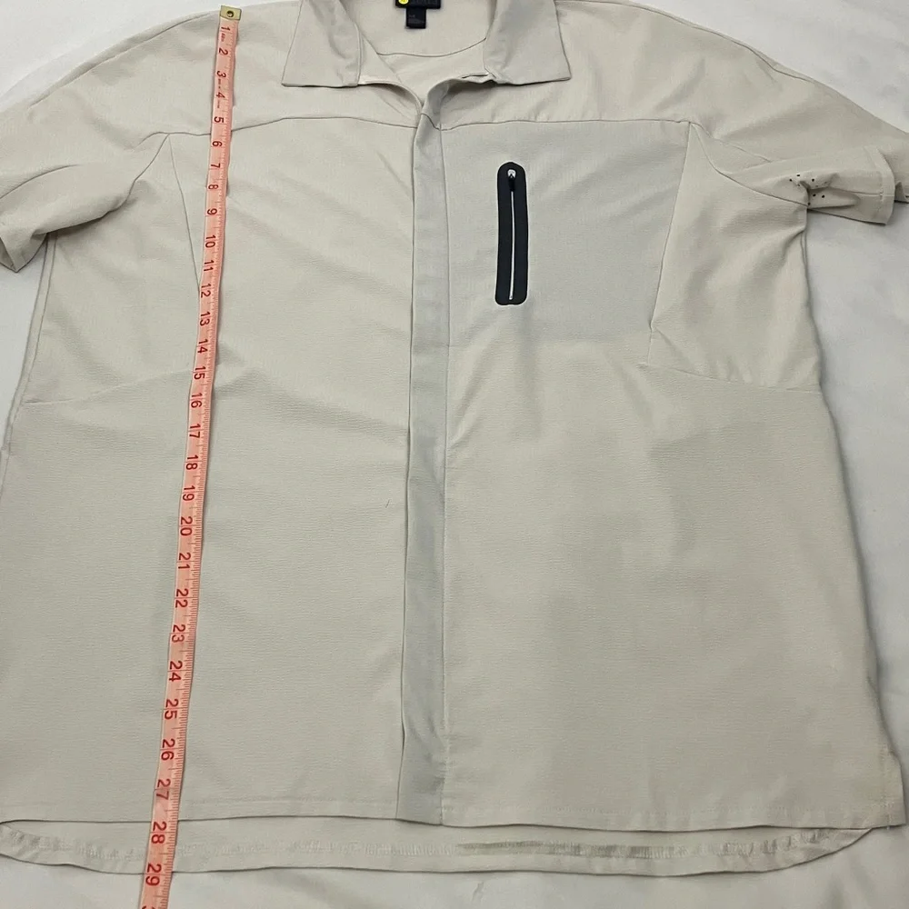 Zella Beige Short Sleeve Athletic Shirt Men’s Size Medium