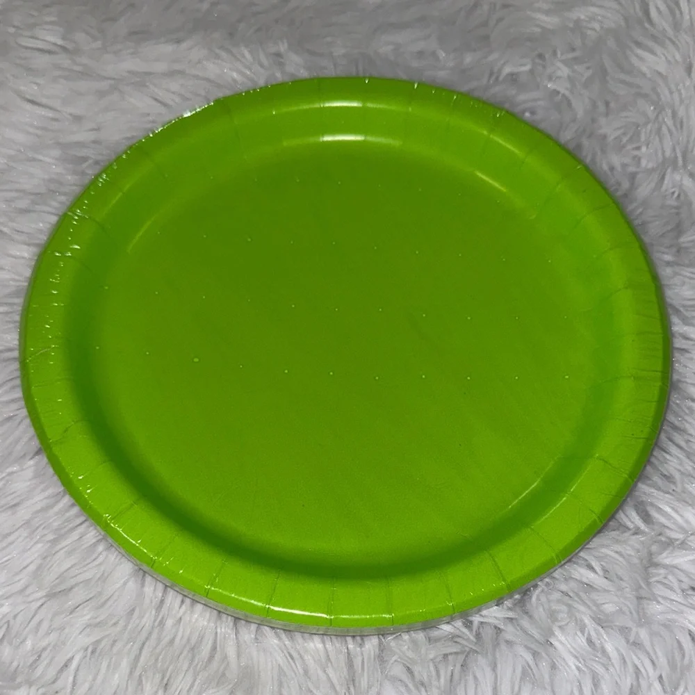 Vibrant Neon Green Large Party Plates 16 Count 8 5/8 inches