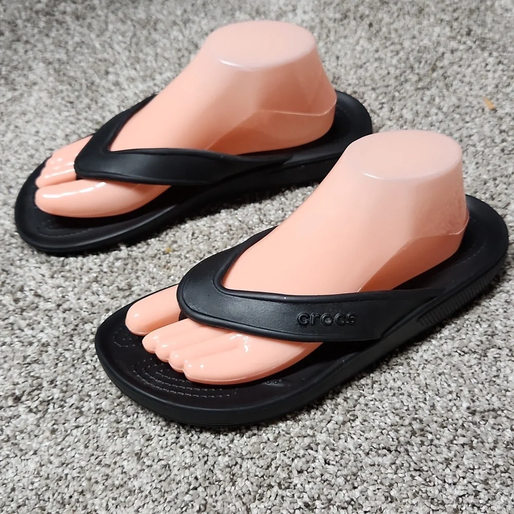 Crocs Flip Flops Unisex M7 W9