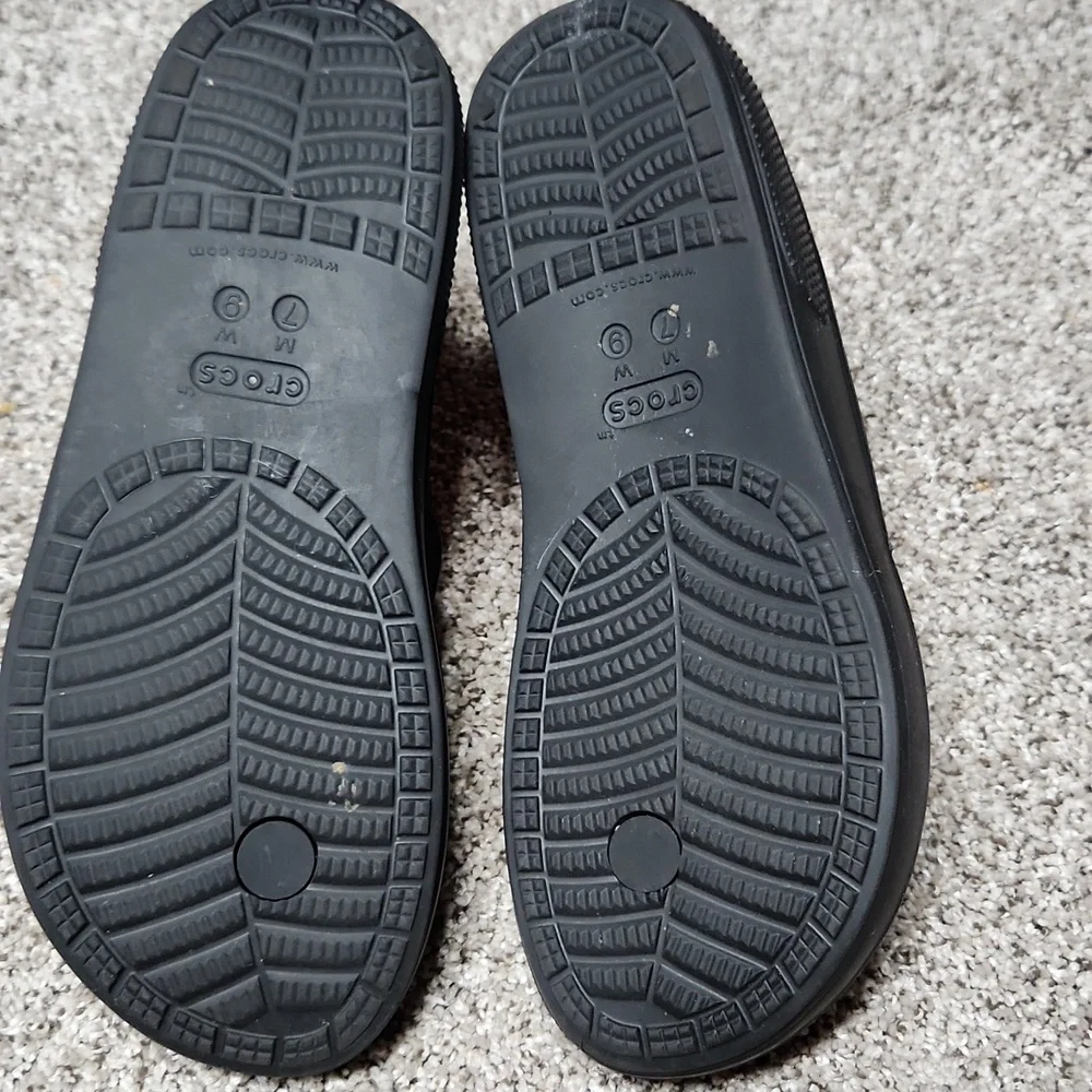 Crocs Flip Flops Unisex M7 W9