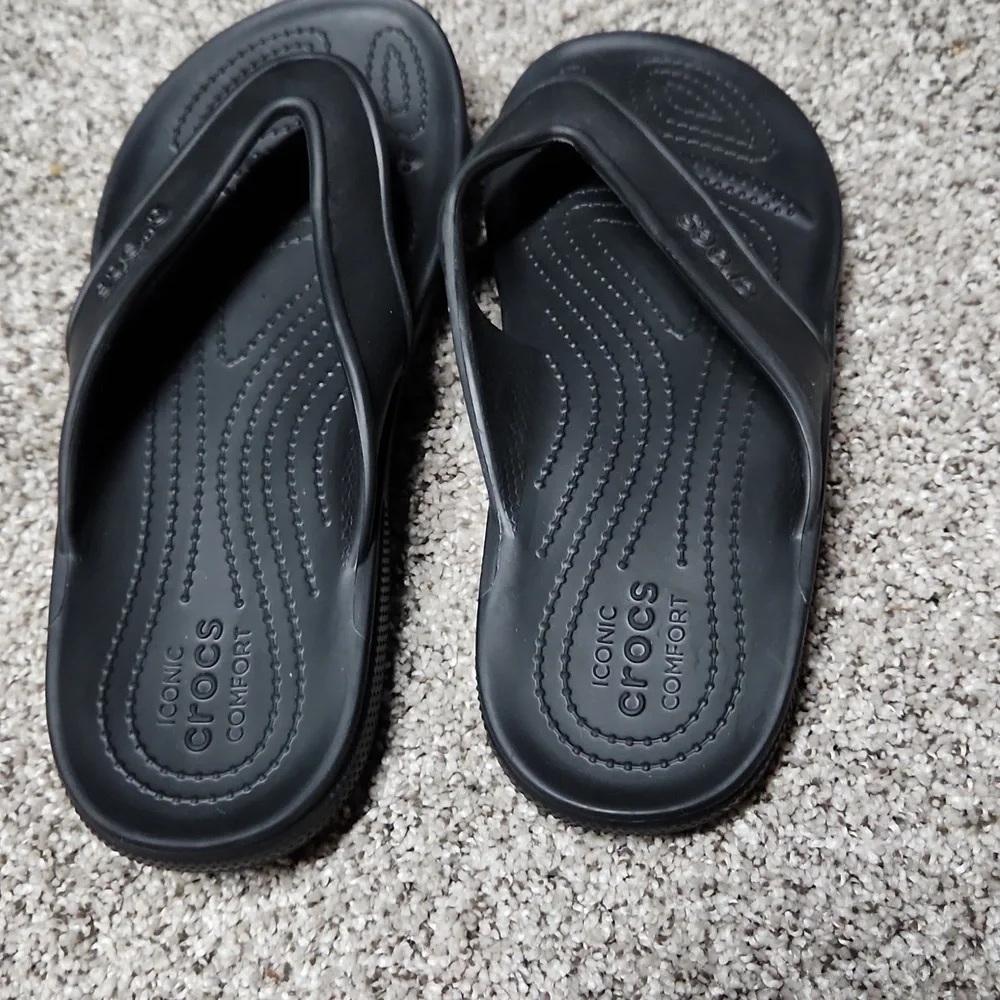 Crocs Flip Flops Unisex M7 W9