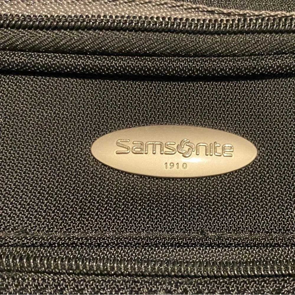 Samsonite elegant functional