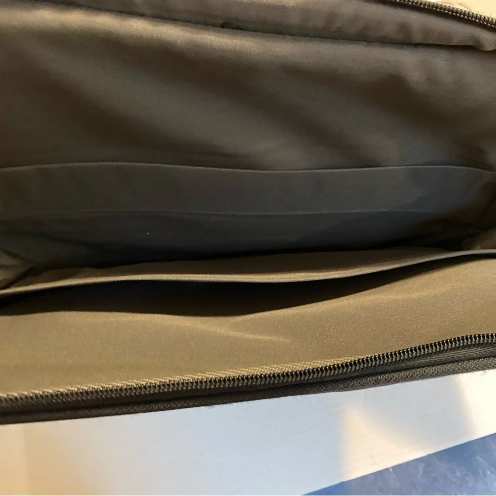 Samsonite elegant functional