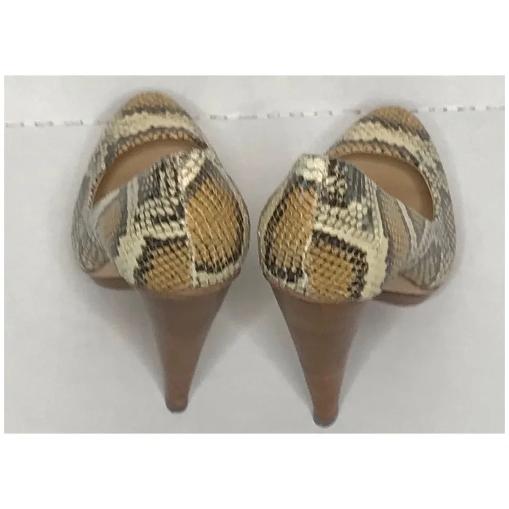 BOUTIQUE 9 Faux Snakeskin Platform