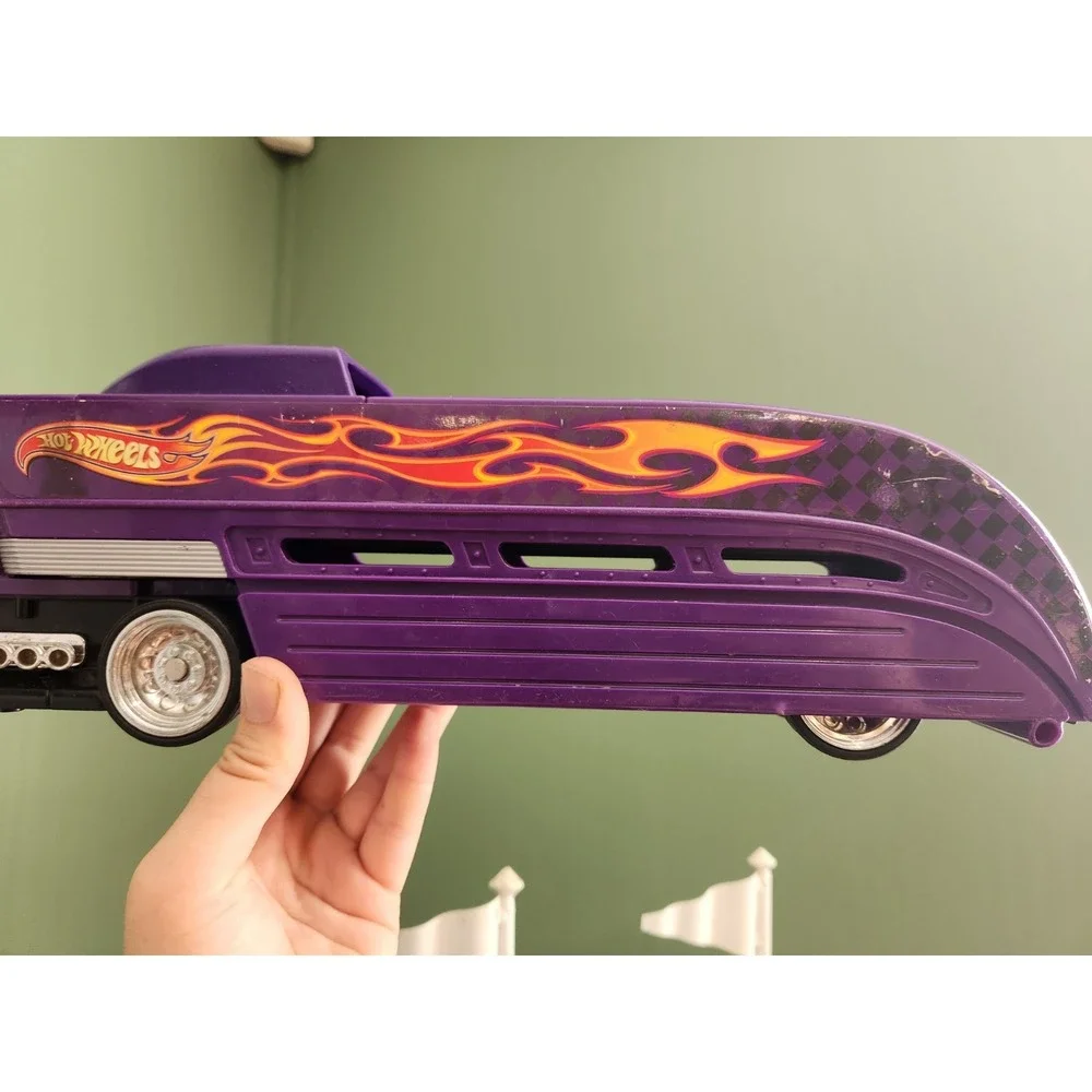 Hot Wheels fun little