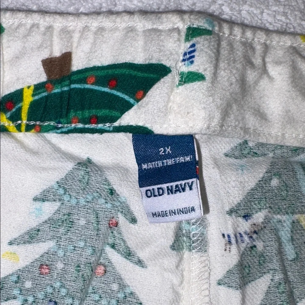 NWT Old Navy mens Pajama Bottoms - Festive Tree Print 2x