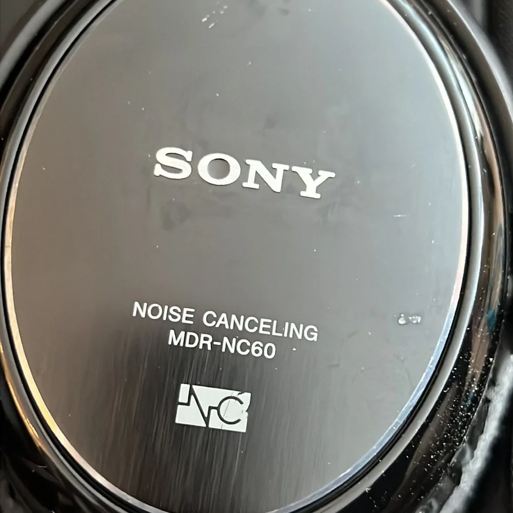 Sony noise canceling headphone model MDR NC60
