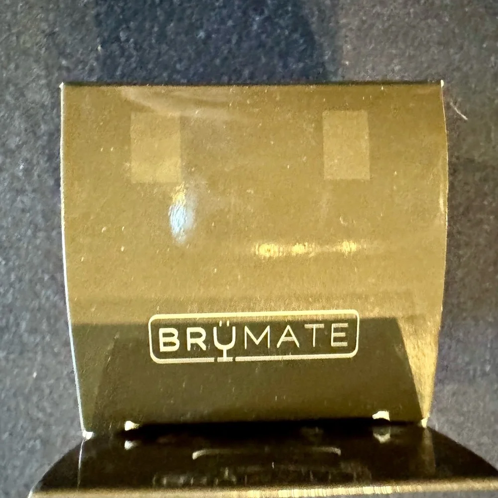 BRUMATE sleek black