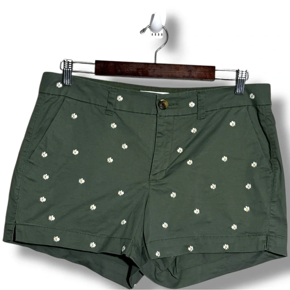 chic green