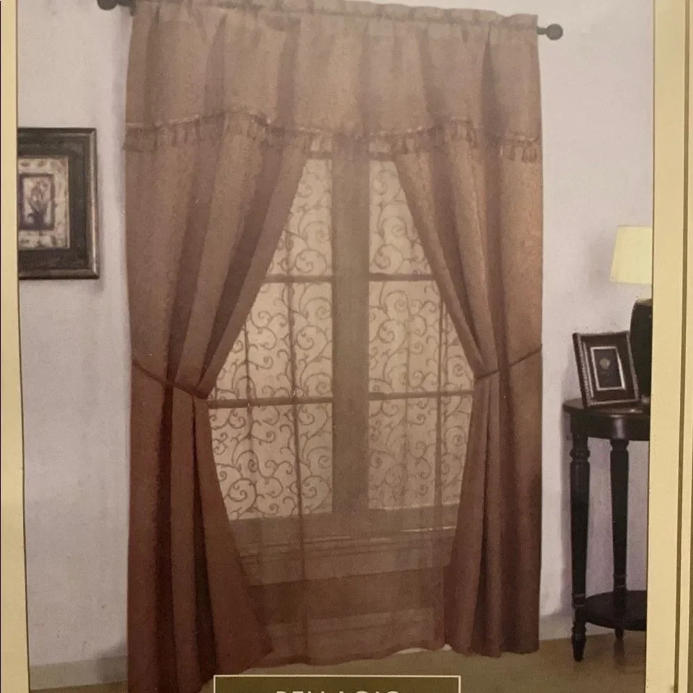 Luxurious Bellagio Curtains with Intricate Design all on One Rod NWT