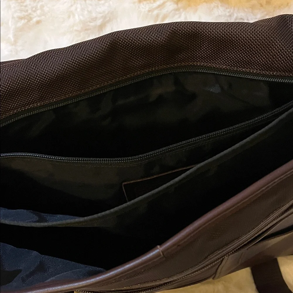 Coach Elegant Brown Leather Briefcase