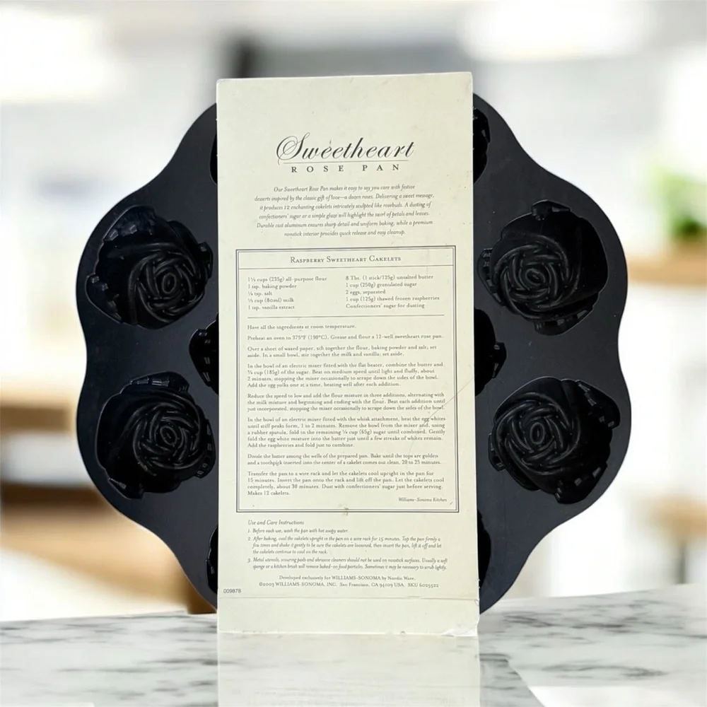 Williams Sonoma Sweetheart Rose Pan