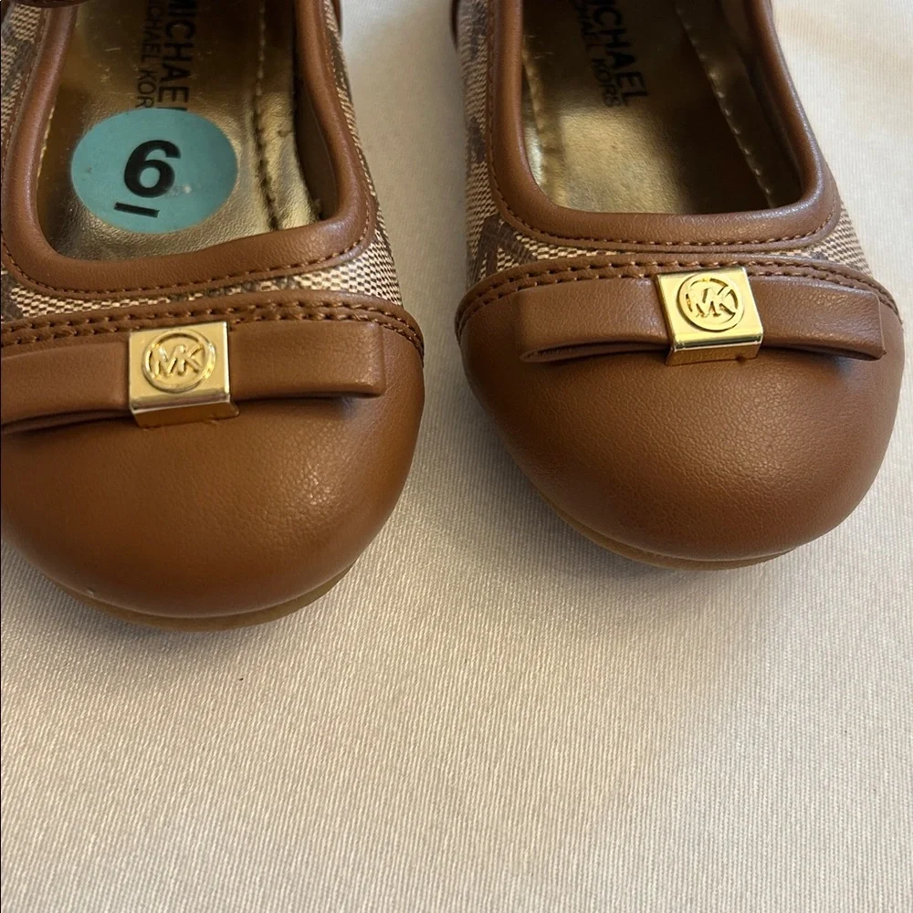 Michael Kors features tan