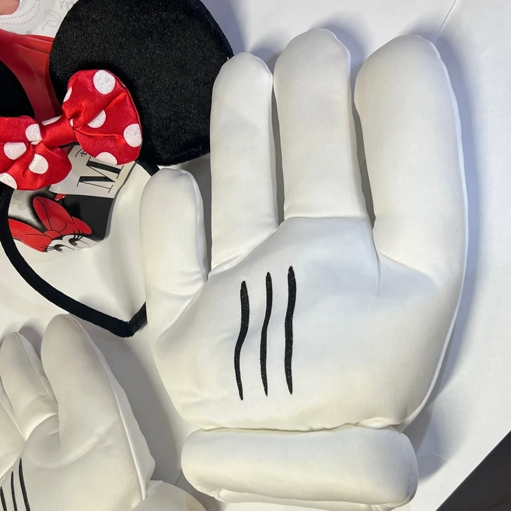 Disney themed includes white