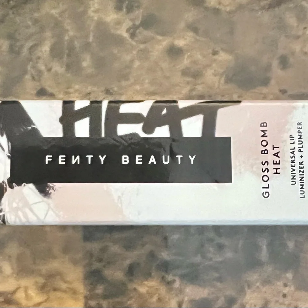 NIB Fenty Beauty Gloss Bomb Heat - Hot Chocolit