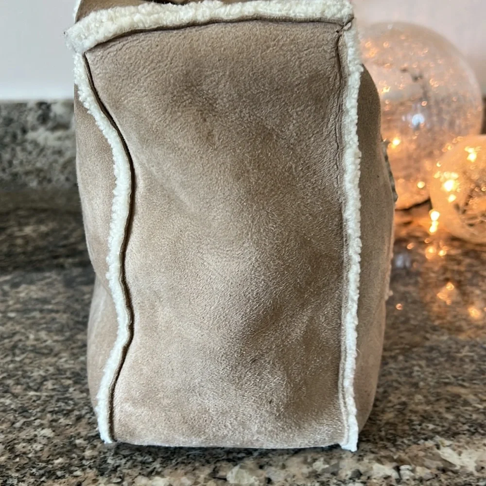 Chanel Vintage Shearling CC Hobo