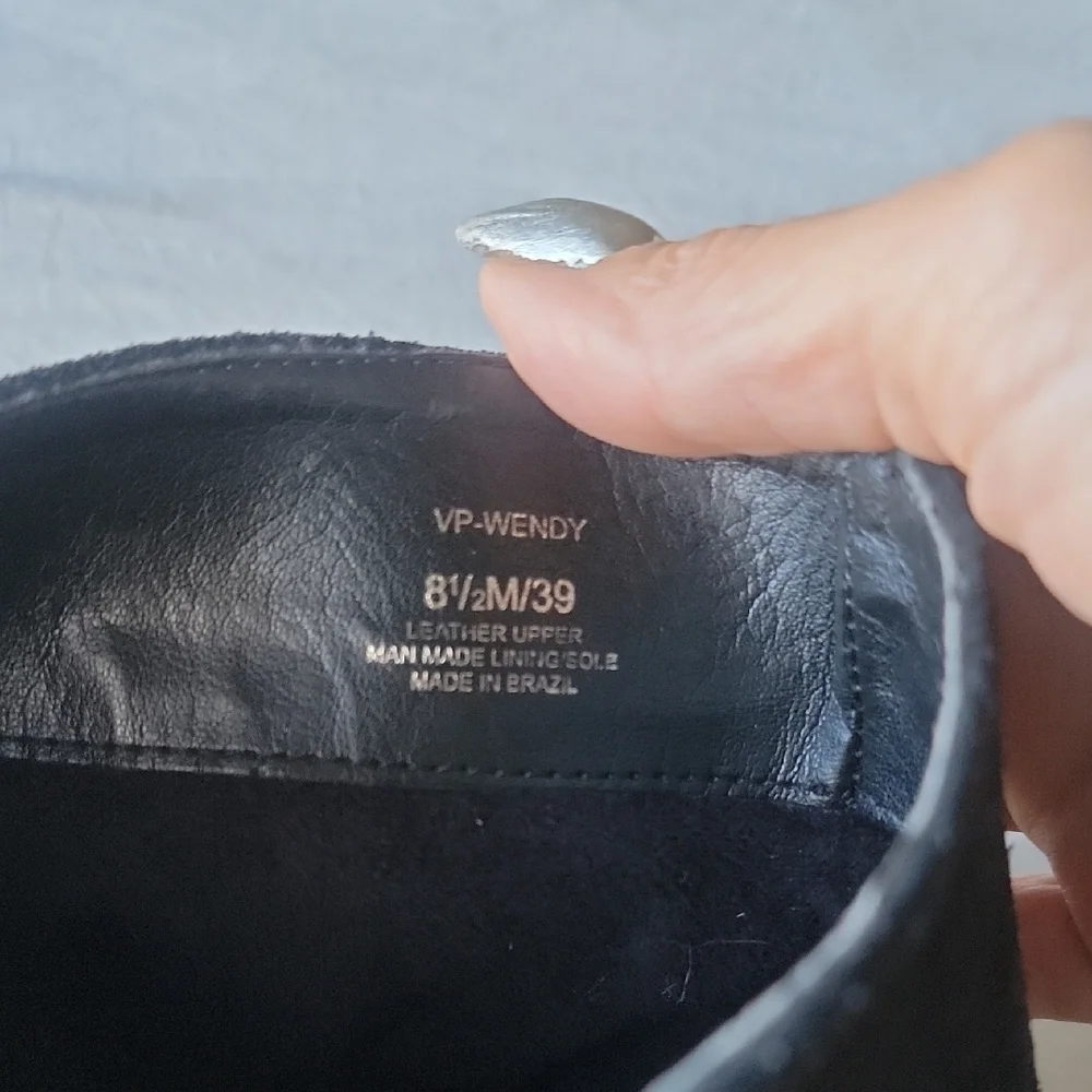 Vince Camuto chic versatile