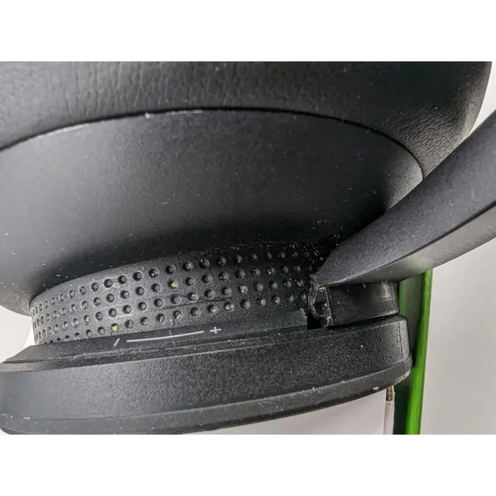 Microsoft Xbox Wireless Headset 2065 - Black READ - Broken R Ear Connect