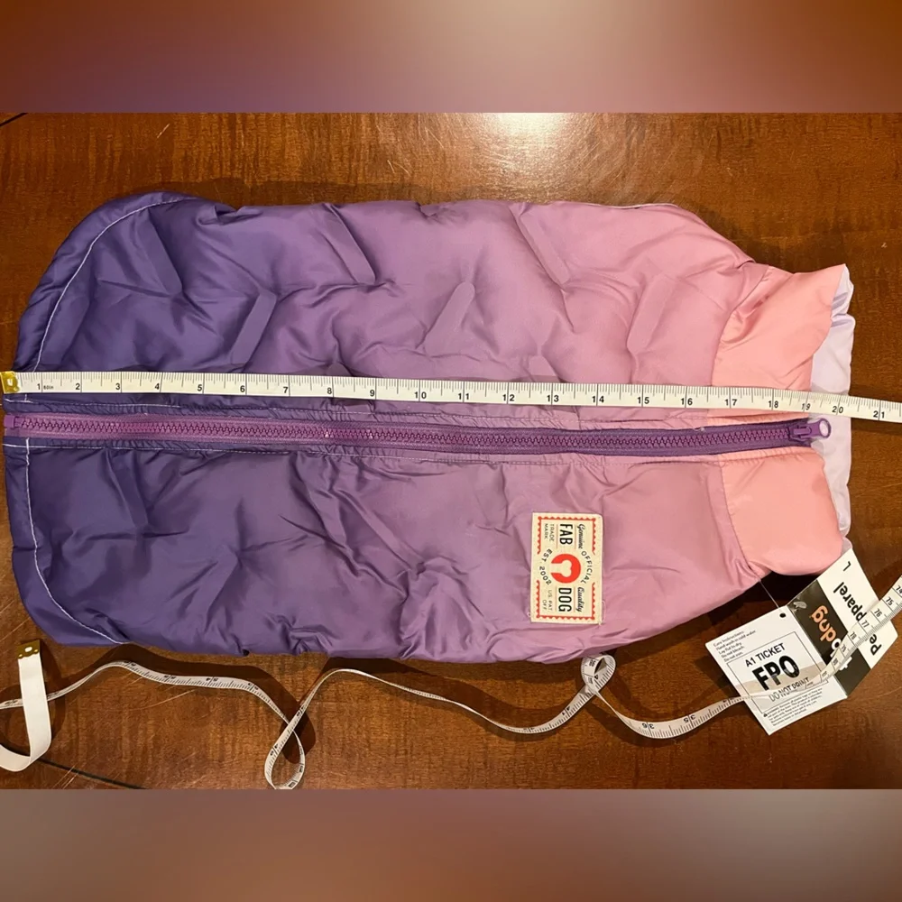 Dog Puffer Jacket with a zipper. Ombré pattern: purple and pink. Size L. NWT
