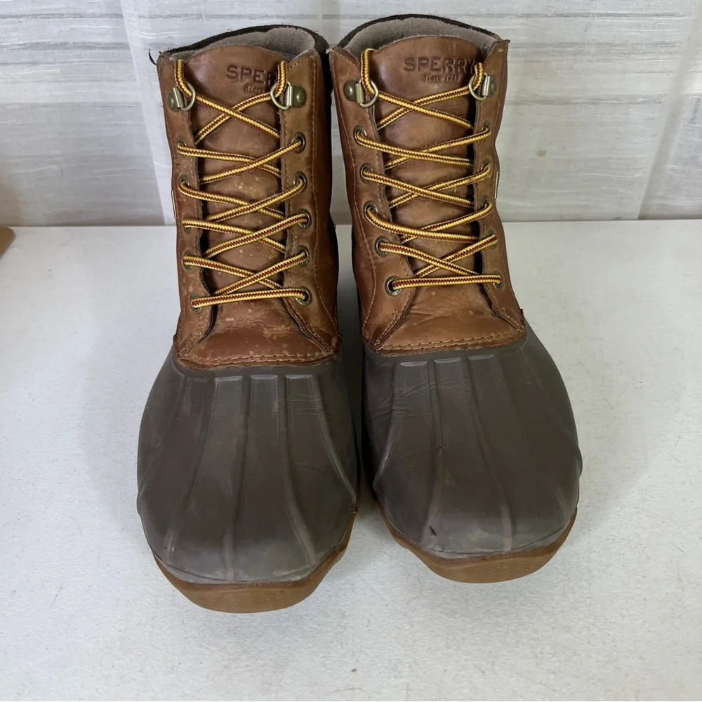 Sperry size 10