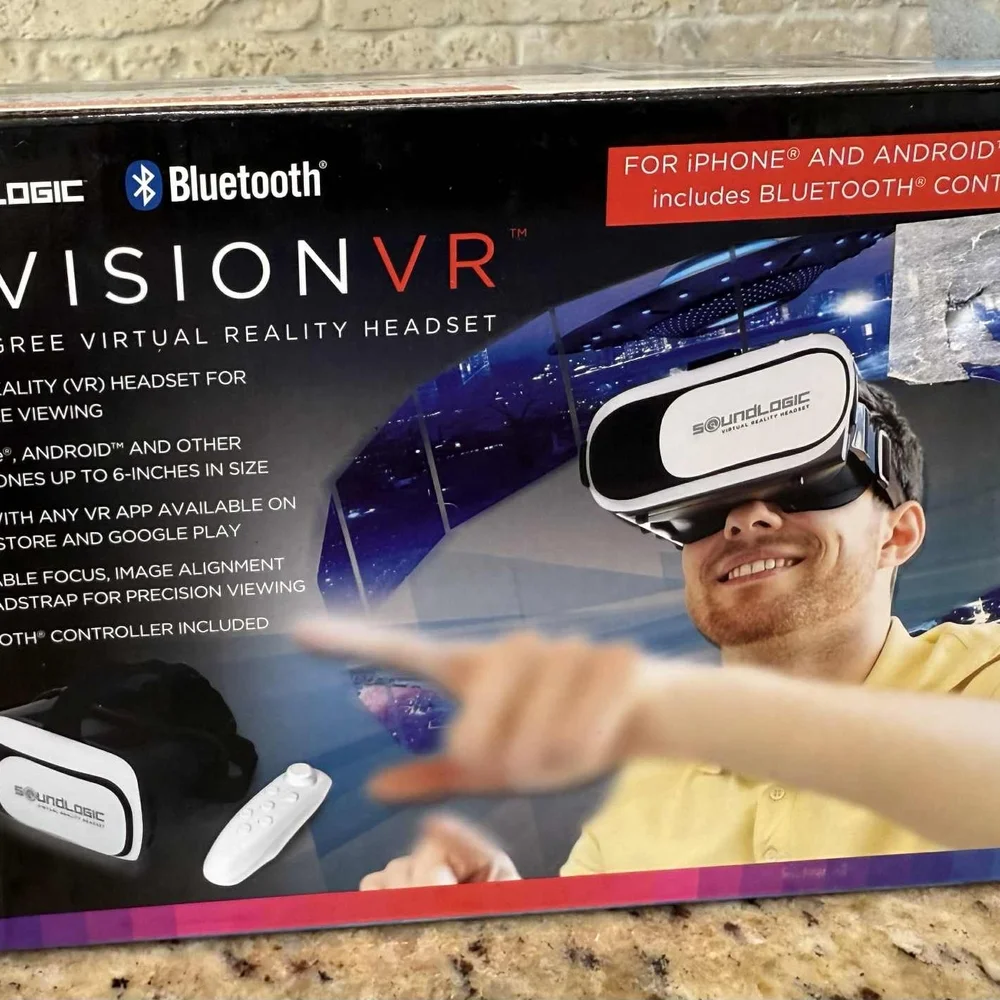 VisionVR Virtual Reality Headset - Black and White