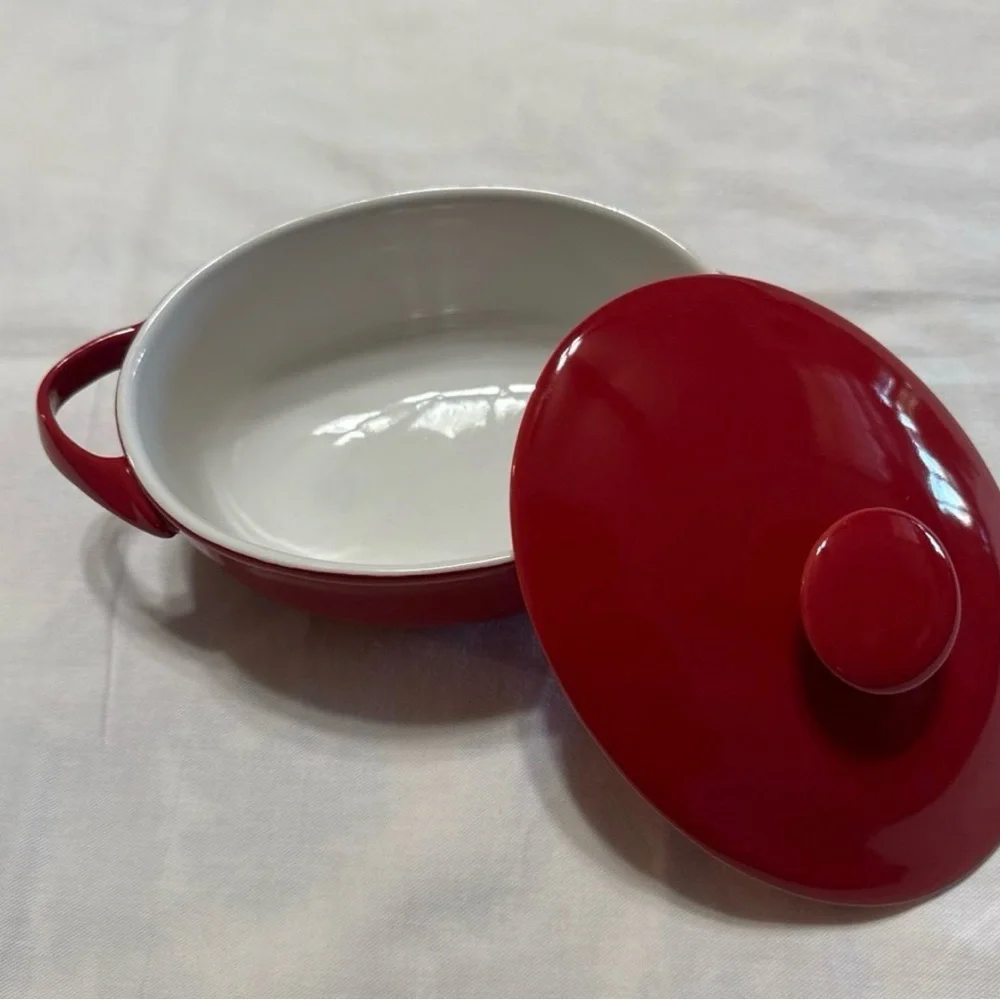 Crate&Barrel no red