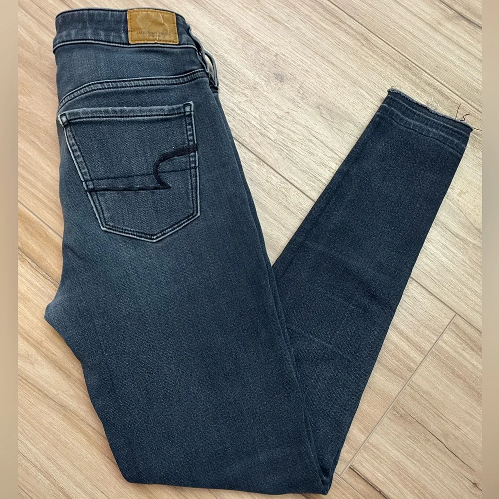 American Eagle Hi-Rise dark wash Jegging