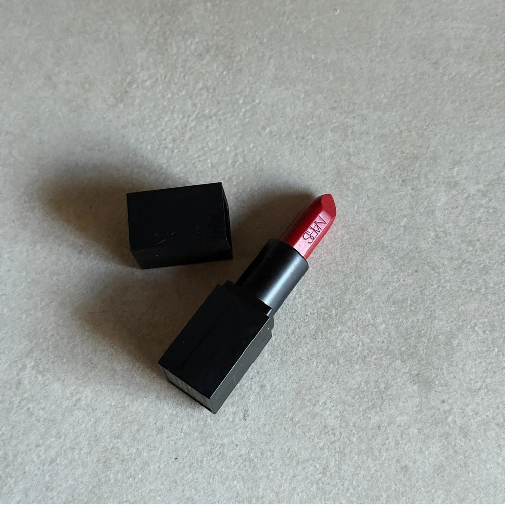 NARS Audacious Lipstick – Dolores (Mini)