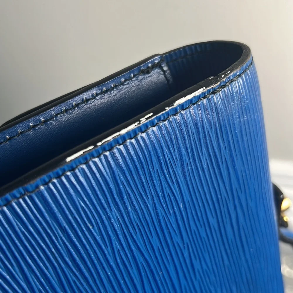 Louis Vuitton only photo authenticity
