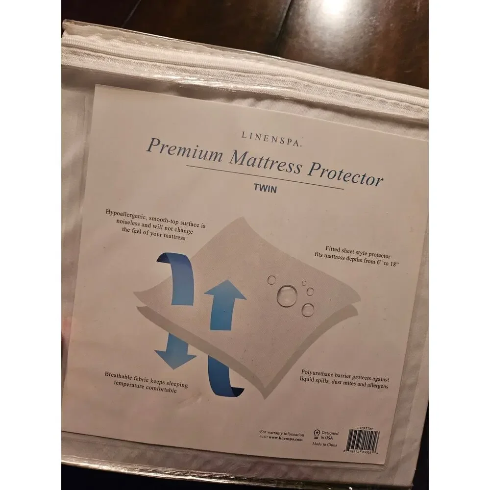NWT Twin mattress cover