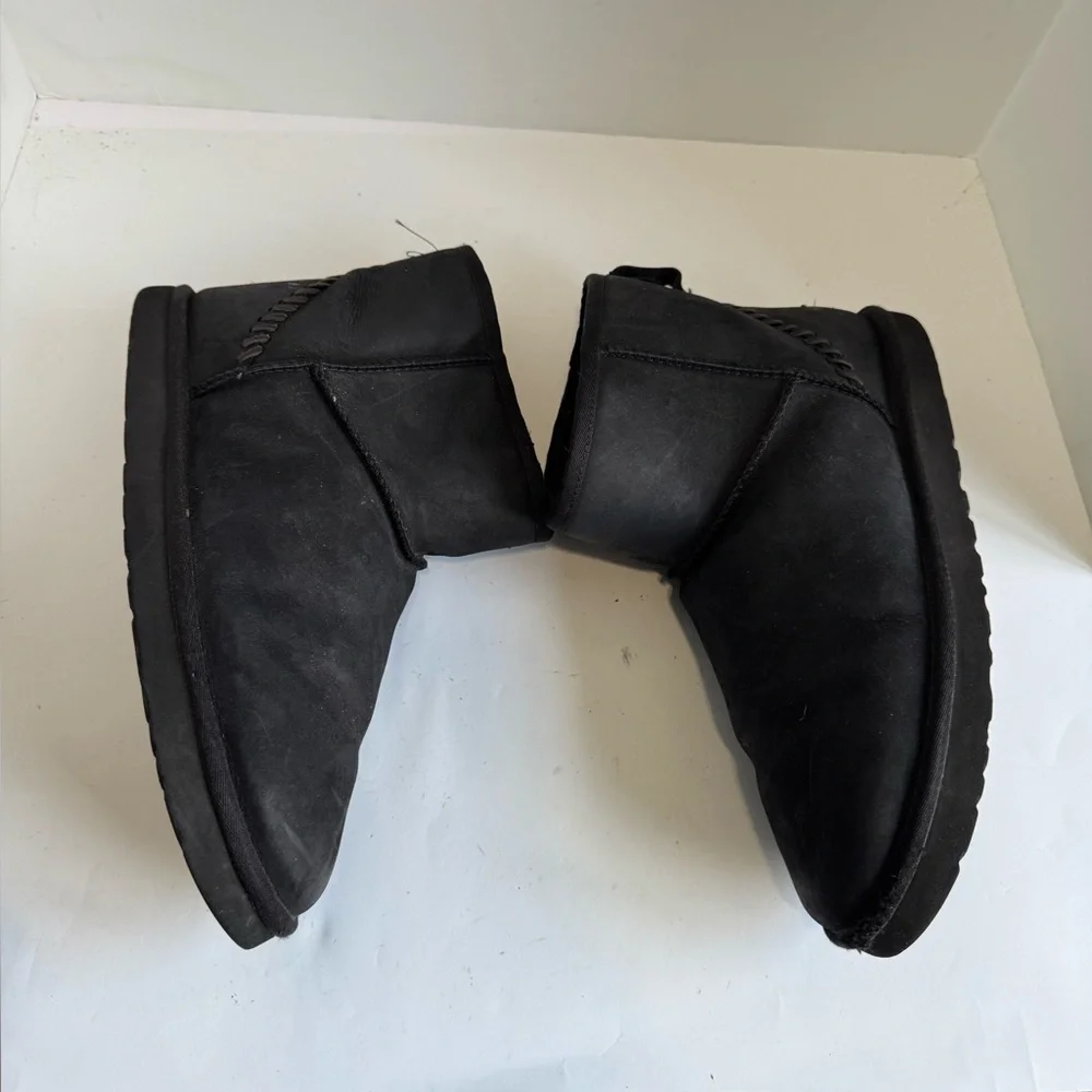 UGG classic black