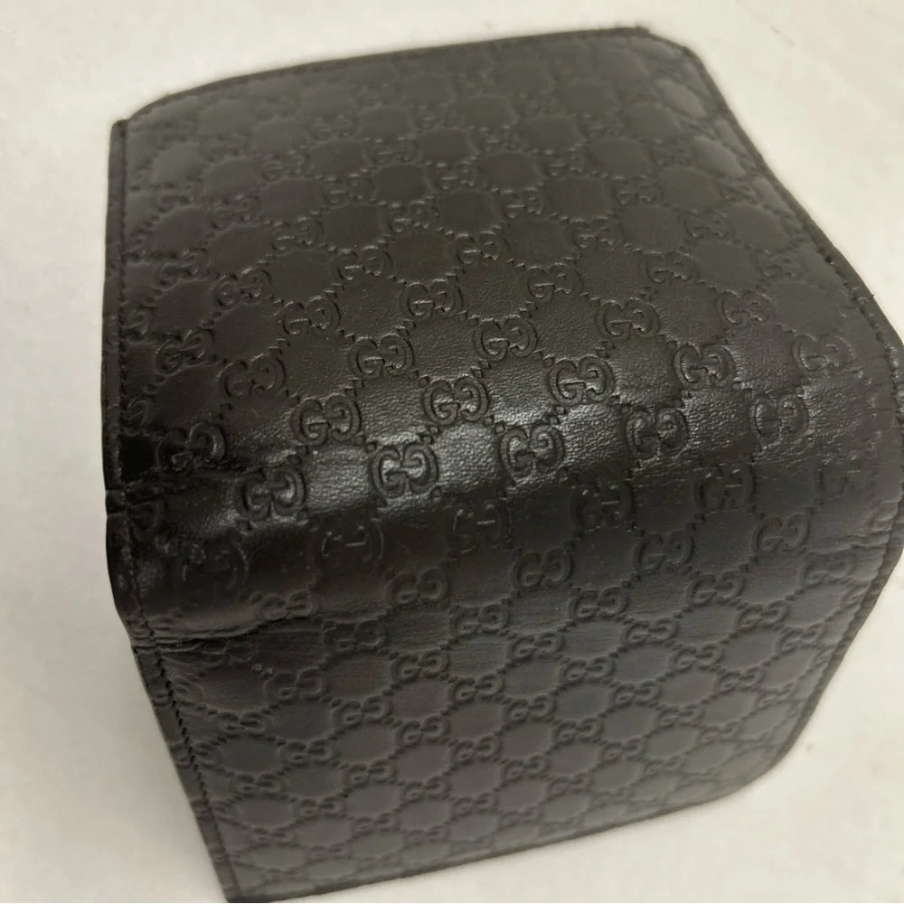 Beown Embossed Leather Wallet
