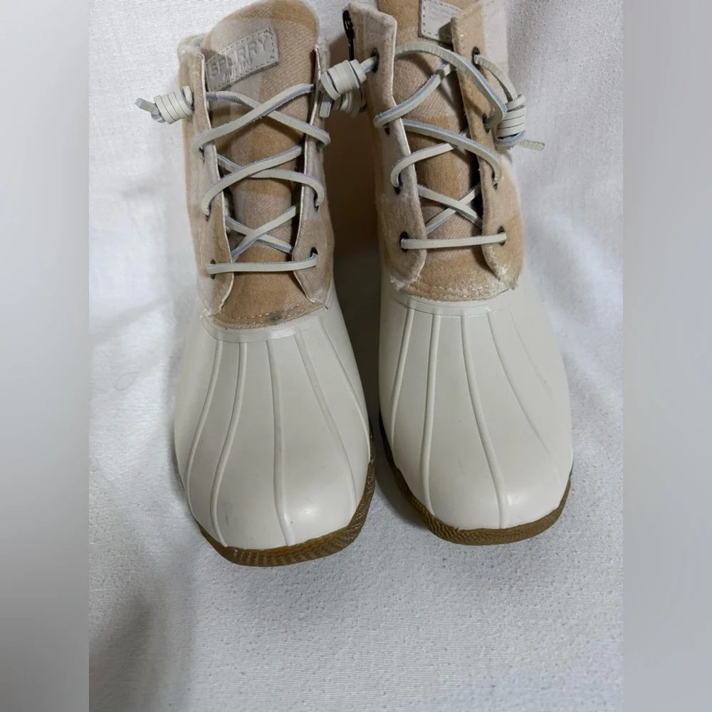 Sperry cream nwob