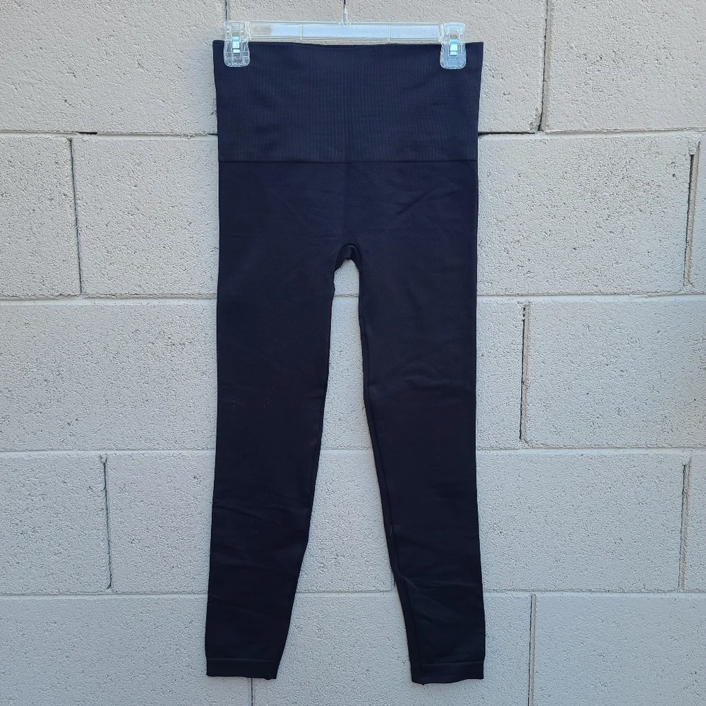 Spanx | Look at Me Seamless Stretchy Knit Leggings in Very Black Size Large