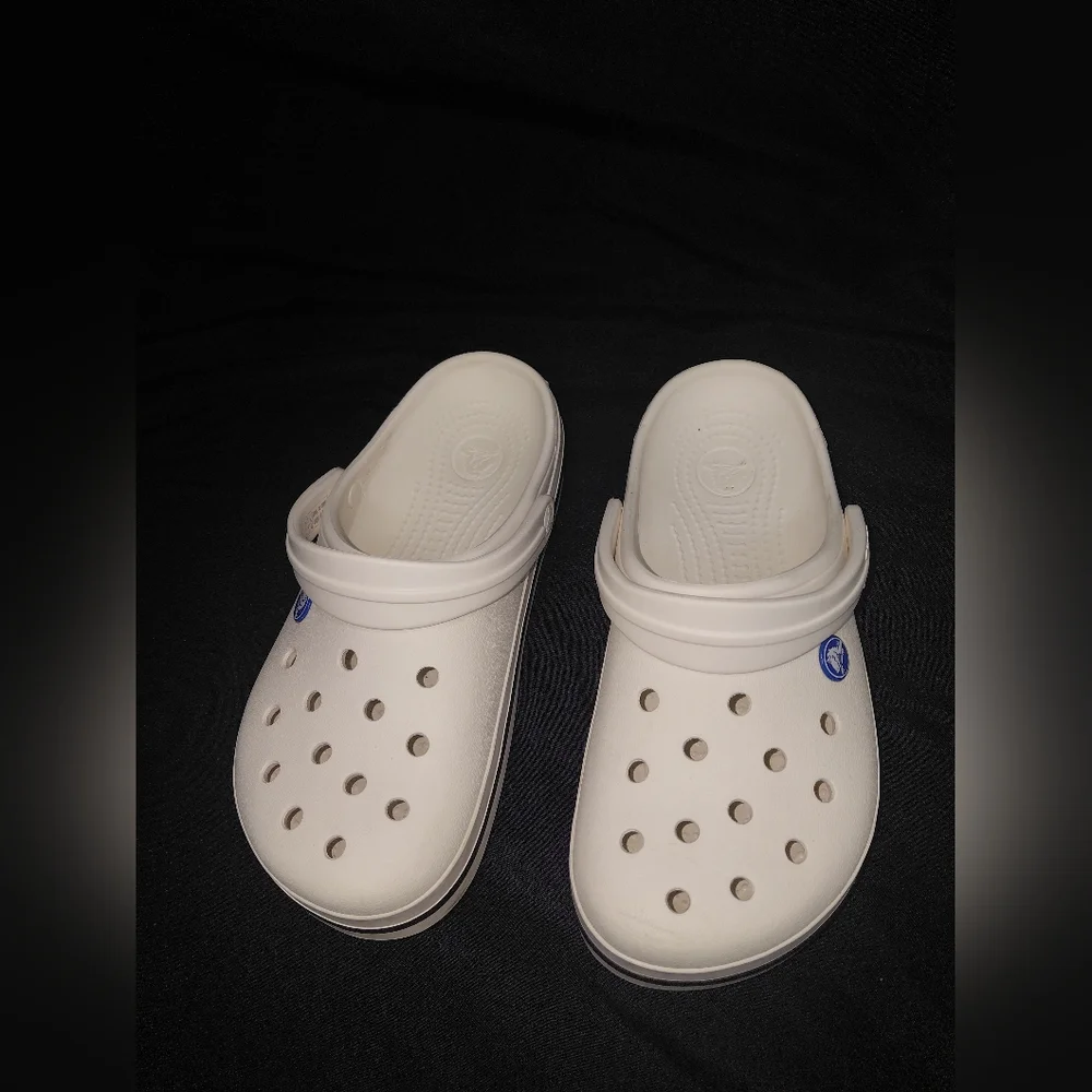 CROCS Classic White Clogs with Black Stripe Sz M6 - W8