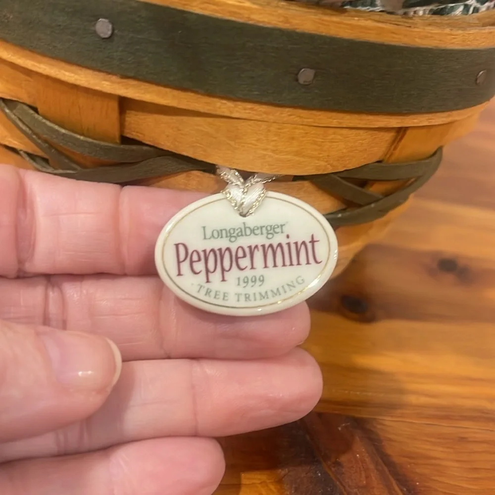 Vtg Longaberger 1999 Peppermint Tree Trimming Basket