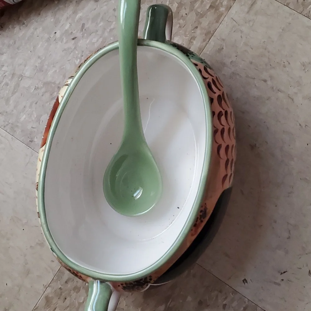Soup bowl