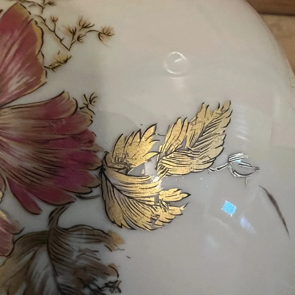 Hutschenreuther top porcelain details