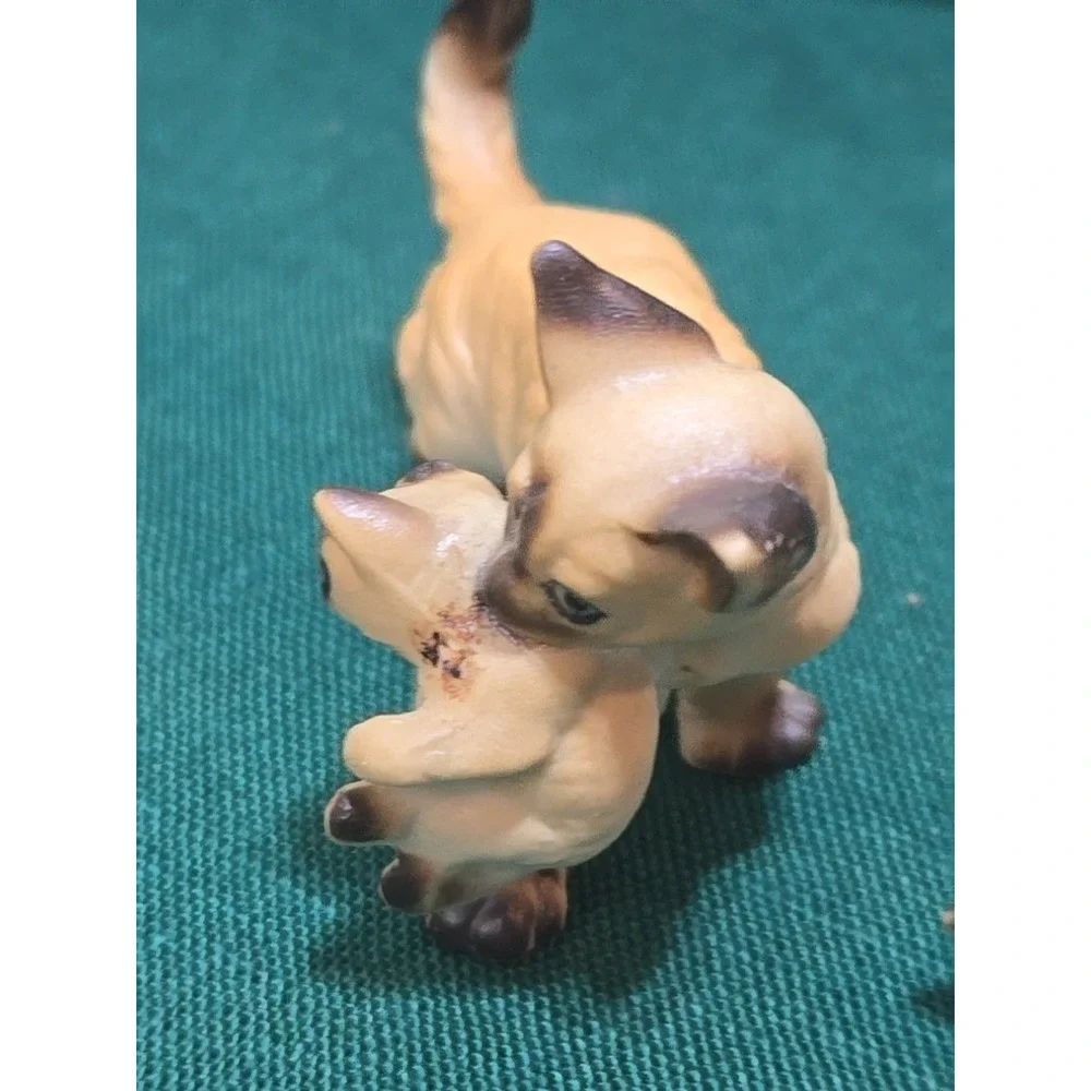 Siamese Cat Trio Miniature Figurine Mom 2 Kitten Vintage Bone China Japan