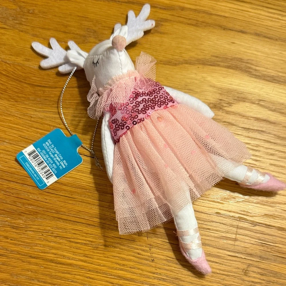 Target charming deer